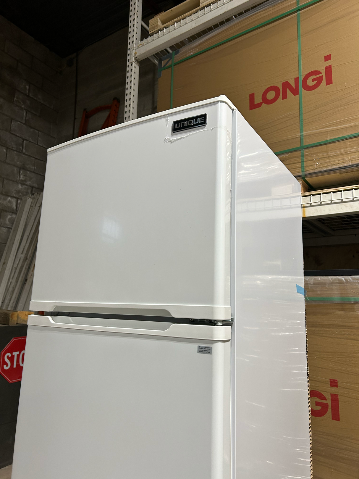 Unique Appliances 10.3 Cu/Ft 12/24v 290L Solar Refrigerator [Scratch & Dent]