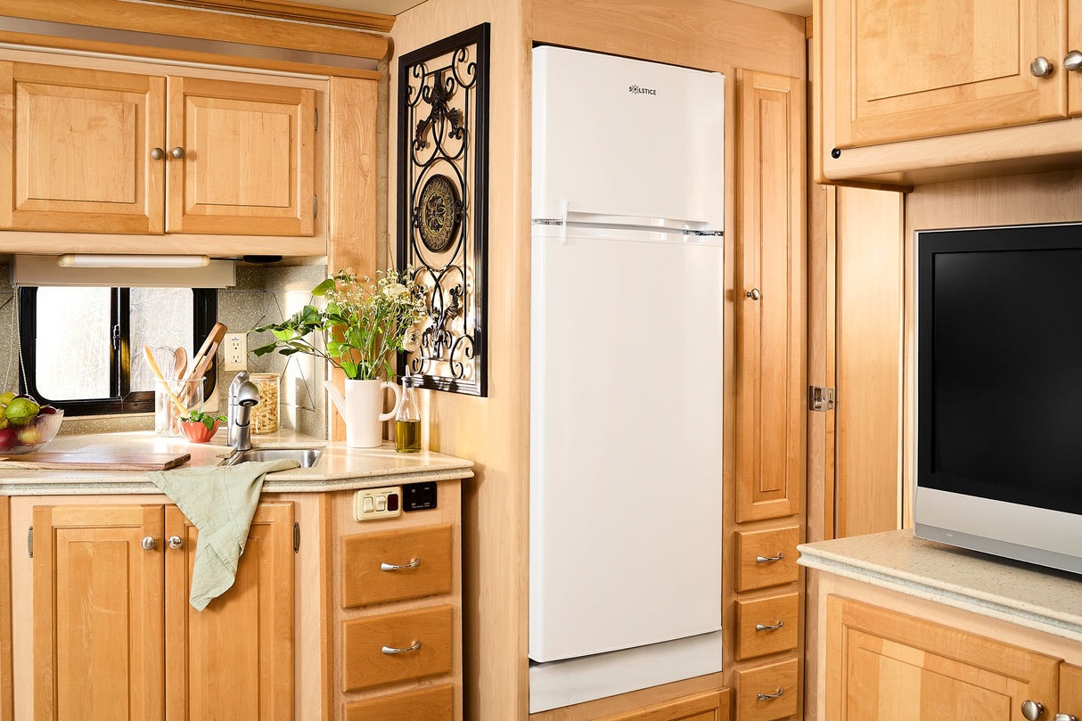 Solstice 212 de SolFreeze – Réfrigérateur hors réseau à faible consommation d'énergie de 7,5 pi³ (12/24 V)