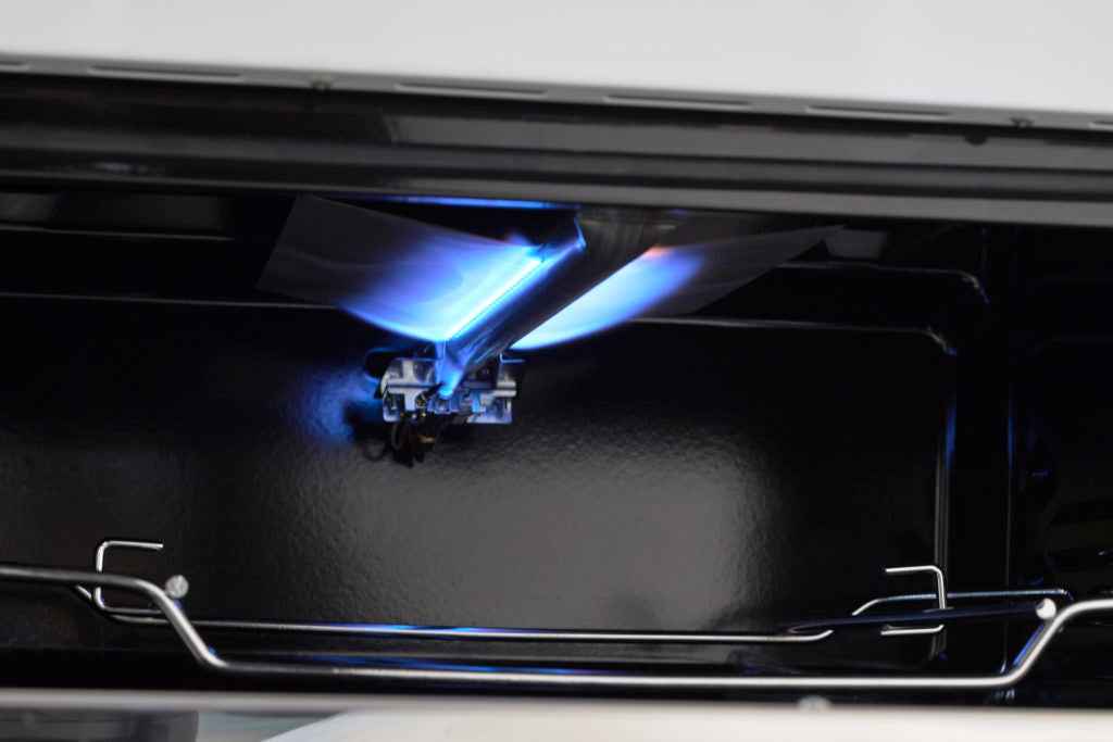 Classic Retro by Unique 30” Off-Grid Propane Range (Battery Ignition)